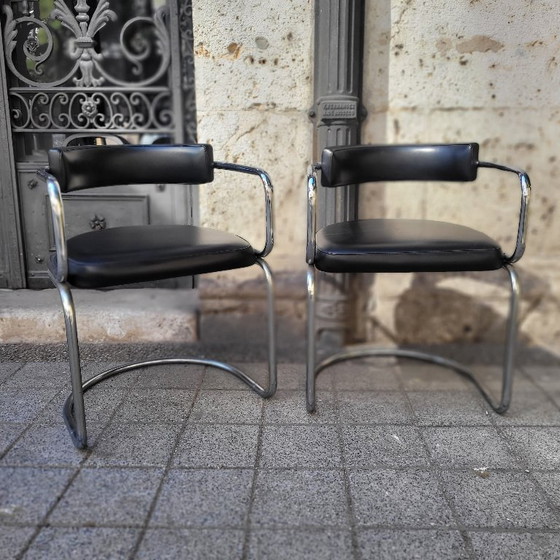 Image 1 of Coppia di poltrone Bauhaus, acciaio cromato e pelle nera, Movimento Moderno, anni '70 – Svizzera