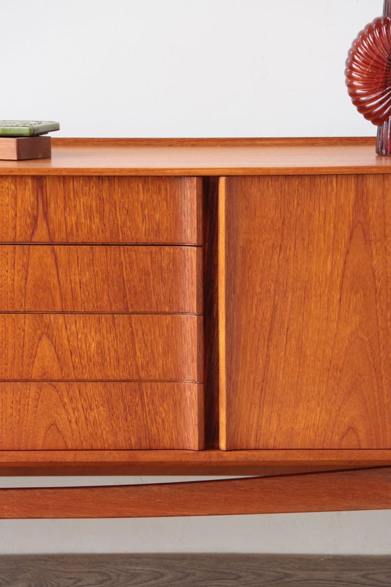 Image 1 of Aparador - White & Newton