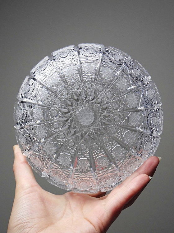 Image 1 of Grosse boite en cristal de Bohème ciselé "Dentelle de la Reine" vintage