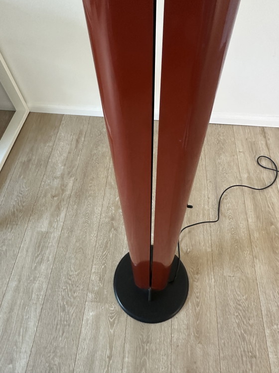 Megaron Stehleuchte in Rot von Gianfranco Frattini für Artemide, 1970er Jahre – Stehleuchten, Iron (photo 3 of 5)