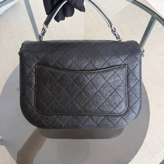 Image 1 of Chanel Coco Curve Cuba - Caviar Medium Negro con herrajes dorados