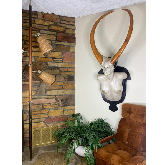 Image 1 of Daniel Painter Fantasia Creatura cornuta Busto femminile Scultura da parete