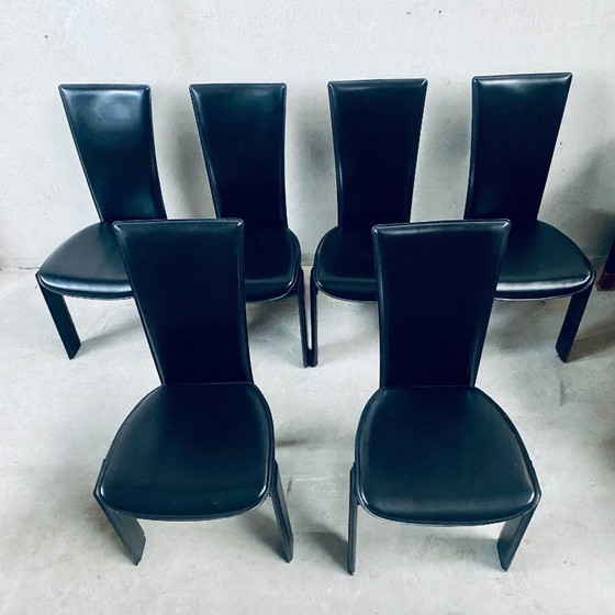 Image 1 of 6 x Schwarze Leder-Esszimmerstühle von Pietro Costantini, italienisches Design, 1980