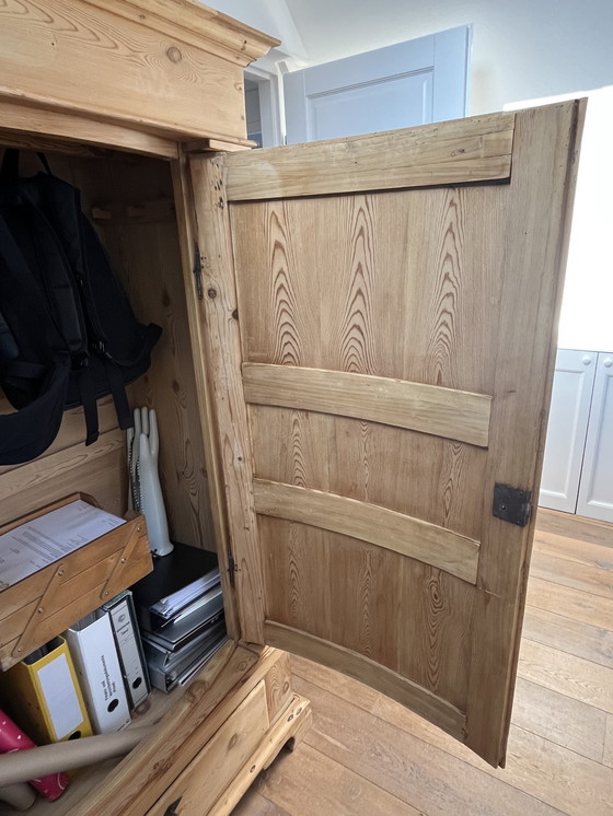 Image 1 of Armario de madera blanda de 1 puerta