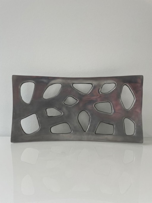 Artistieke aluminium schaal met opengewerkt patroon