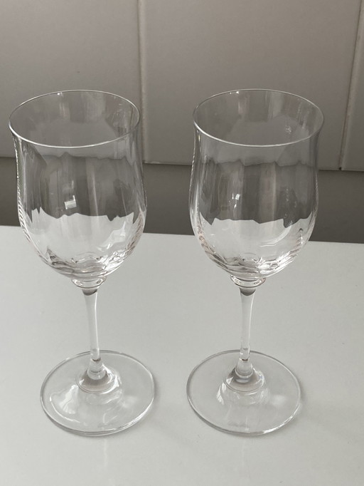 2 Lisa Mori wine glasses