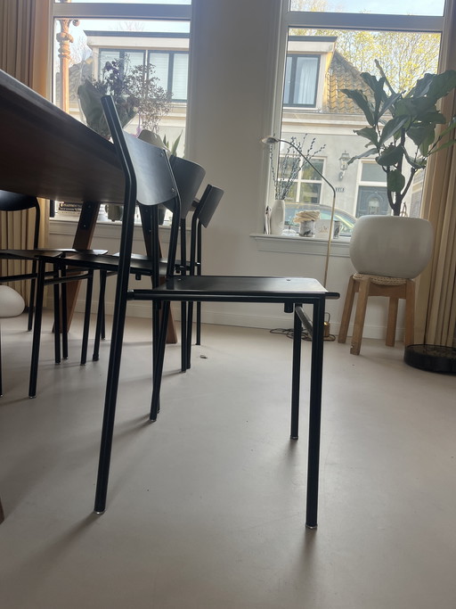 6 chaises vintage noires en métal et bois