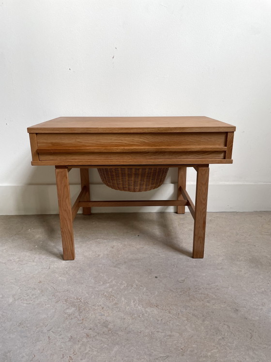 Image 1 of Breitafel naaitafel. Vintage uit Denemarken. Plek voor breinaalden en wol - kan ook als bijzettafel met handige opslag 