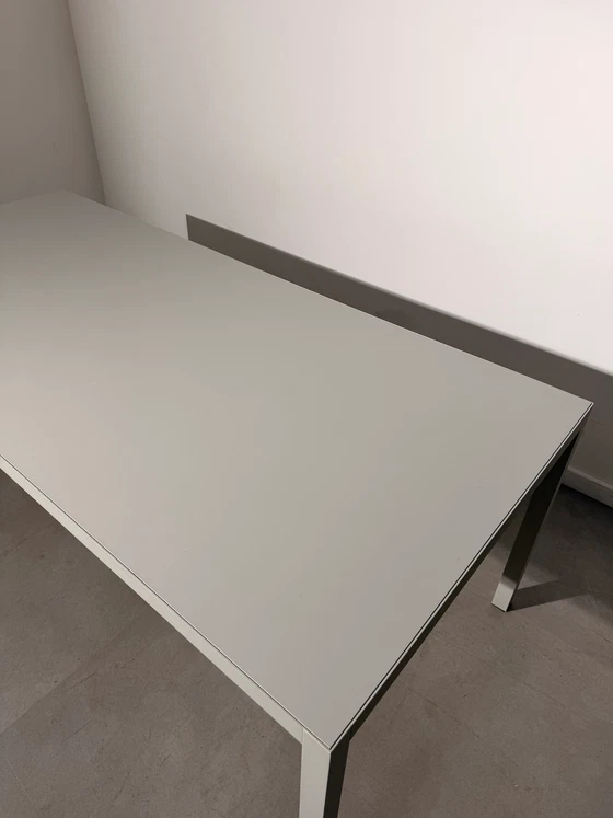 Image 1 of Table à manger MDF Italia
