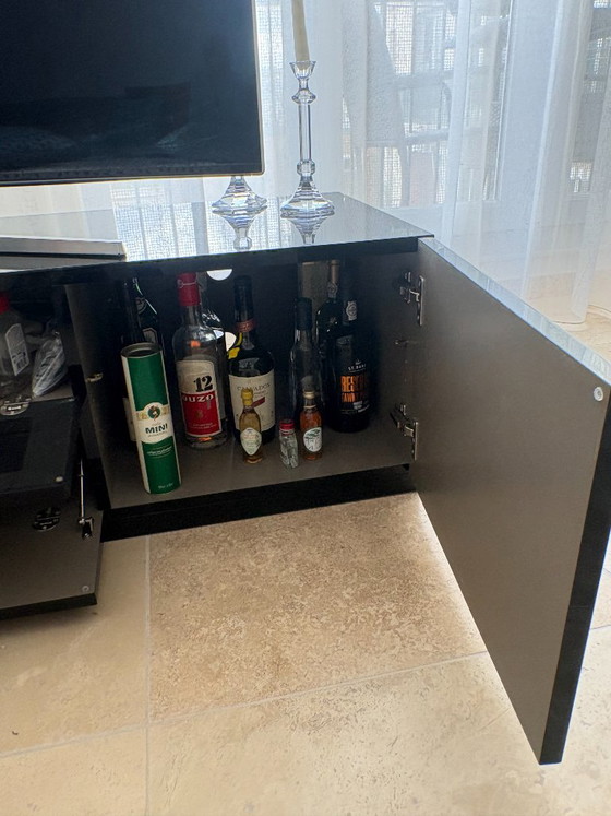 Mobili TV laccati neri con piano in vetro, Roche Bobois, Legno, Nero, Modern (foto 7 di 9)