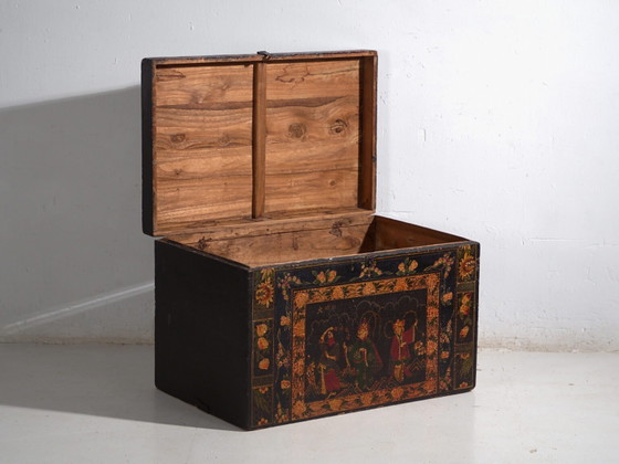 Baule antico dipinto in legno di pino – Cina, circa 1900 – Oggetti decorativi, Iron (photo 31 of 40)