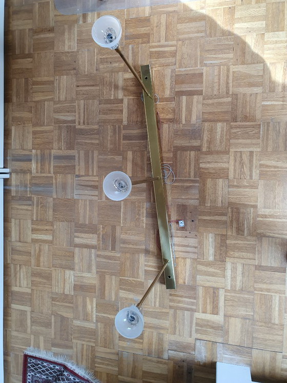 Postmoderne vintage 3-lichts design hanglamp van messing en matglas – 98 cm – Plafondlampen (photo 4 of 9)