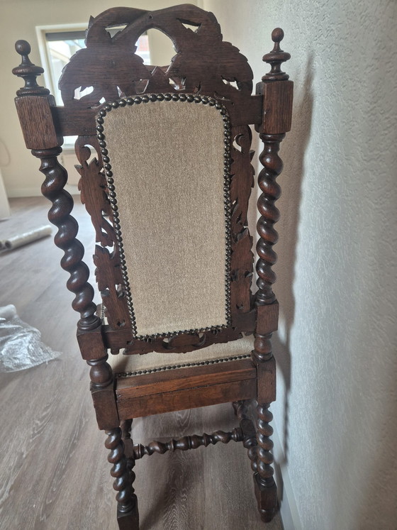 Image 1 of 4 sillas antiguas. También disponibles individualmente.