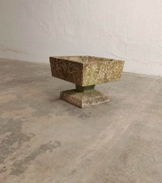 Image 1 of Vintage beron outdoor planter