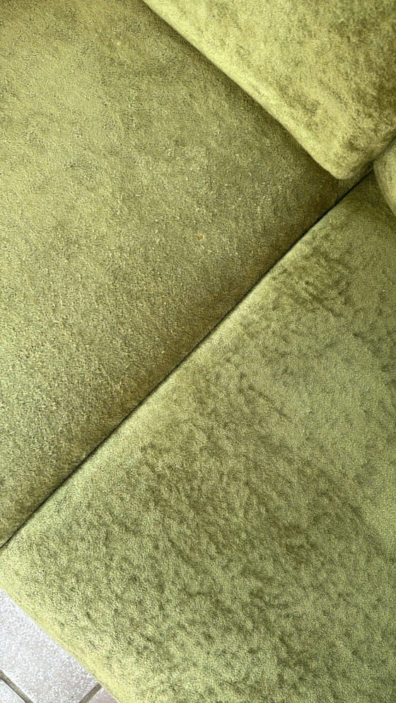 Image 1 of Vintage modulaire groene velours bankstel met
bijpassende fauteuil & poef