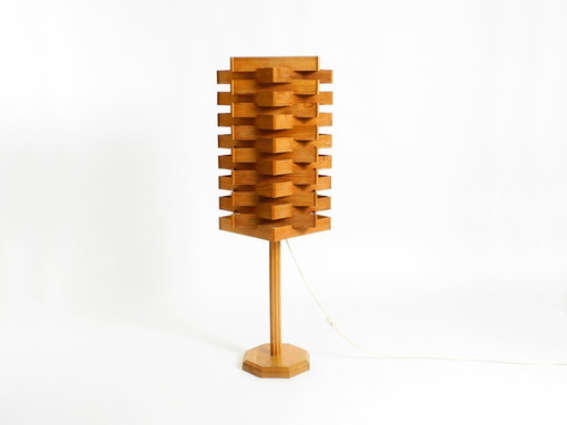 Grote, zeldzame vloer- of tafellamp uit de jaren 60 van grenenfineer — Scandinavische productie | Hoogte 120 cm