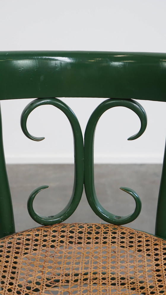 Image 1 of Groene Vintage Bistro Stoel Met Een Gematte Rieten Zitting