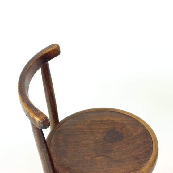 Image 1 of Chaise enfant ronde en bois courbé des années 1950, par Tatra