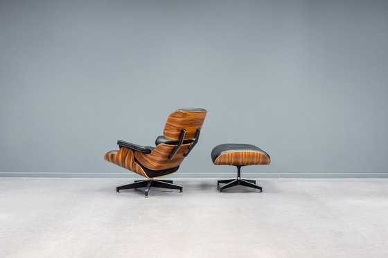 Image 1 of Sillón Eames + otomana