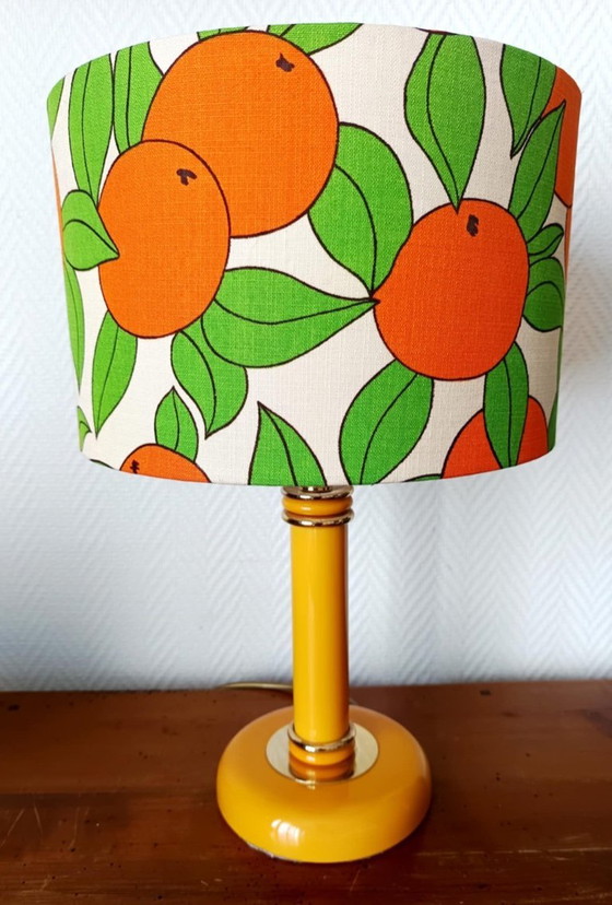 Image 1 of Lampe céramique jaune et abat jours aux oranges vintage 