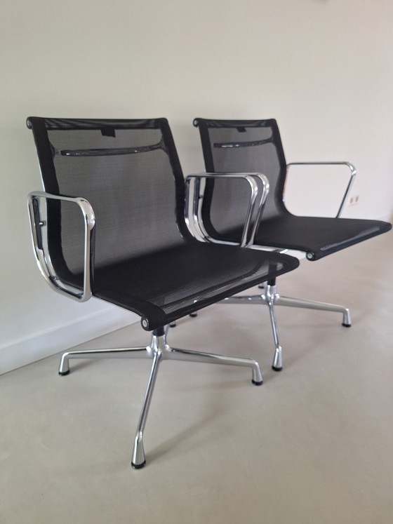 Image 1 of 6x Vitra Eames 108 netweave