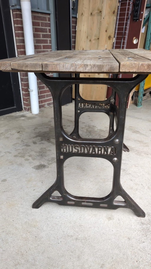 Mesa de hierro fundido vintage Husqvarna