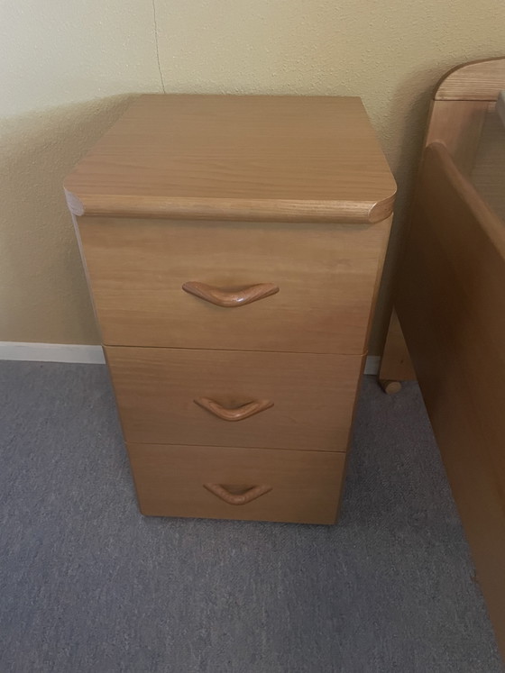 2 lits simples avec tables de chevet – Kuperus, Lits 1 personne, Metal, Wood (photo 4 of 5)