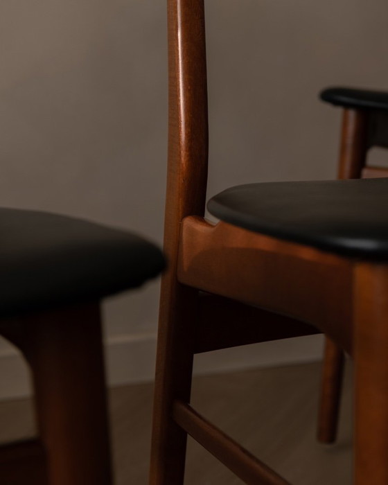 Image 1 of Juego de 6 sillas de comedor danesas de mediados de siglo · Teca y escayola negra