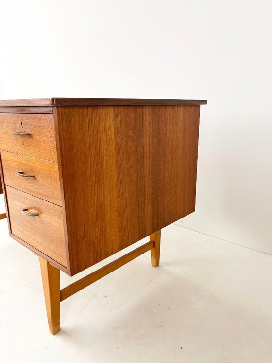 Image 1 of Scrivania vintage scandinava