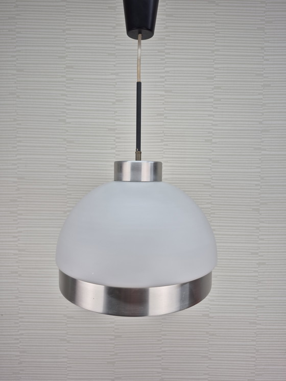 Image 1 of Lampada di design italiano vintage anni '70. Lampada a sospensione in stile spaziale.