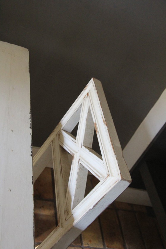 Image 1 of fa Flamant un conjunto de cocina blanco decapado, 4 sillas, una mesa y un estante de pared