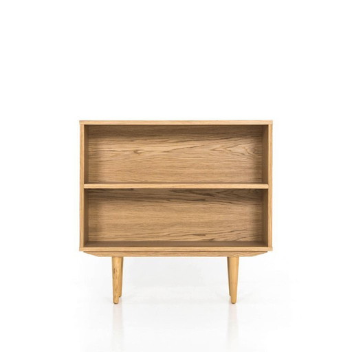 Low oak bookcase - R05