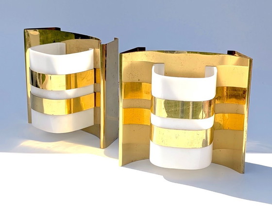 Image 1 of Pair of wall lamp Hans-Agne Jakobsson – Model V334/1 in brass with translucent plastic shades