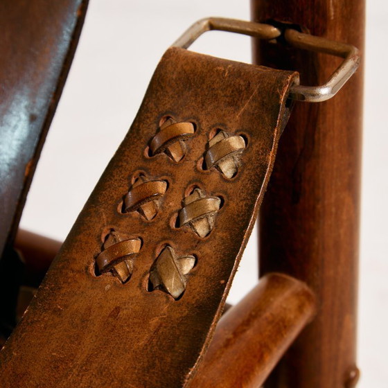 Image 1 of Poltrona e pouf in pelle di vitello ungherese, set da 2