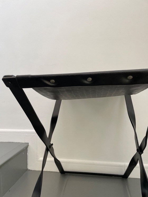 Image 1 of Tabouret haut pliant / taburette en métal et cuir tressé