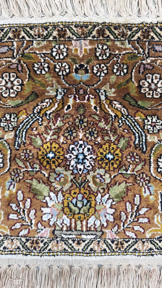 Image 1 of Handgeknoopt oriental zijde Kashmir tapijt mini square Birds 39x39cm