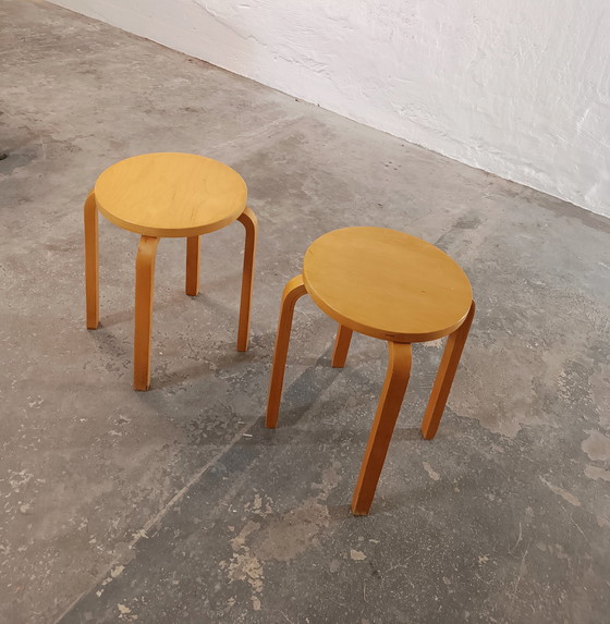 Image 1 of 2 sgabelli vintage di Alvar Aalto per Artek