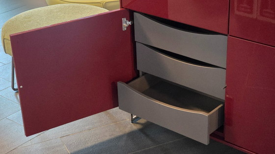 Image 1 of Musterring Kara Frame Wandschrank bordeaux Hochglanz