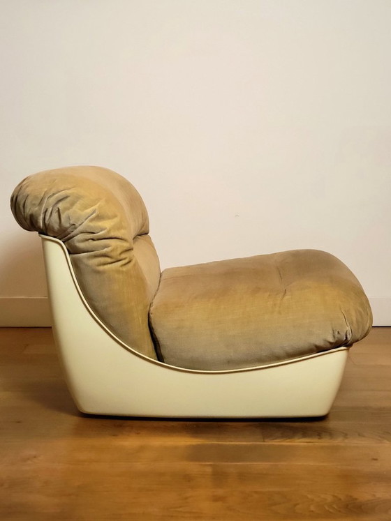 Image 1 of Fauteuil vintage de l'ère spatiale en velours doré