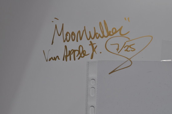Image 1 of Van Apple - Gemengde media - Maanwandelaar (ref 3150)