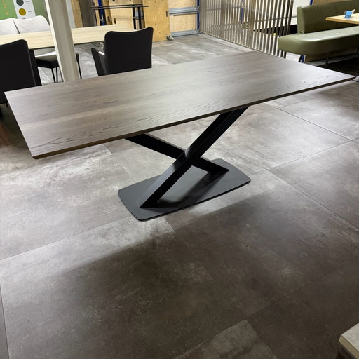 Table talk- Oxxi – Bert Plantagie, eettafels (photo 2 of 4)