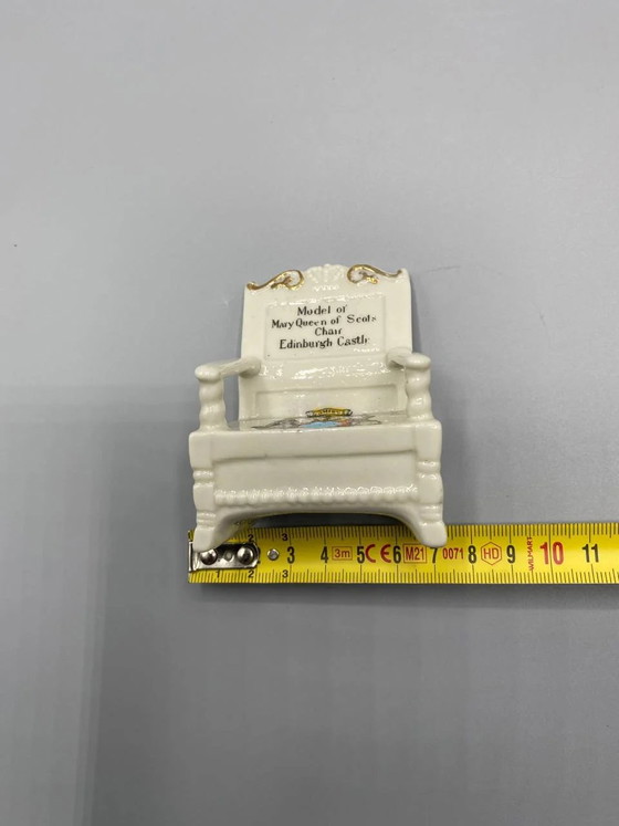 Miniature Porcelain Armchair – Mary Queen of Scots – Caledonia Heraldic China – Circa – Decorative Objects (photo 5 of 6)