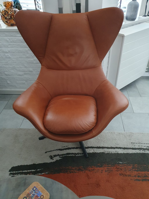 Prominenter Drehstuhl x106.