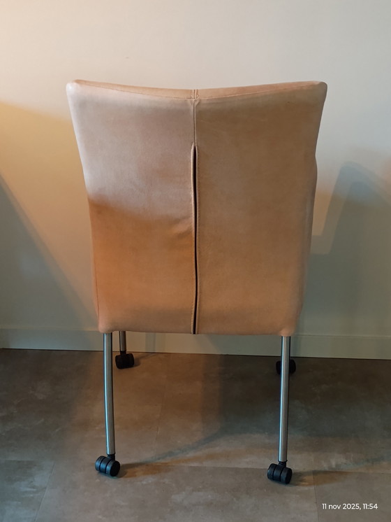 Image 1 of 4 x Esszimmerstuhl mit Wannenform