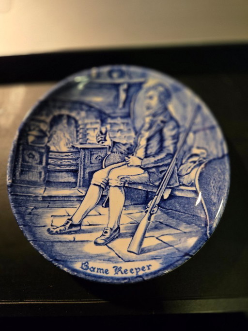 Petit Four Bowl Game Keeper Wedgwood 10cm Wedgewood (Tunstall) Ltd est. 1835 No. 047812 Completely intact