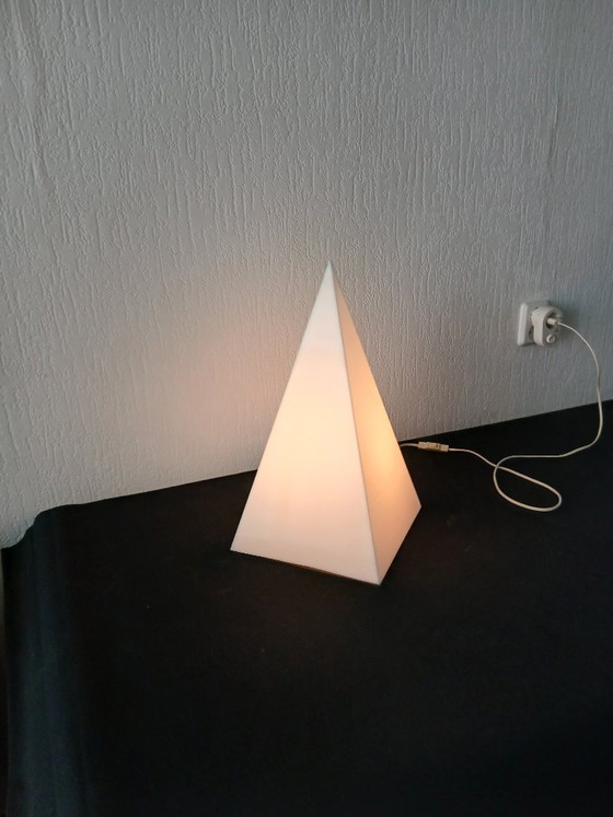 Harco Loor Design – Pyramid lamp – Vintage – Table lamps, Plexiglass (photo 3 of 9)