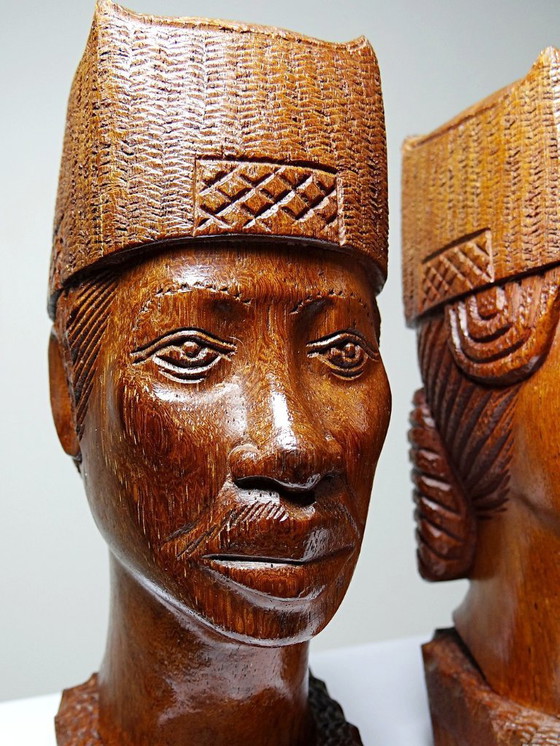 Image 1 of Couple de bustes Malgaches bois exotique sculpté artisanat années 60-70