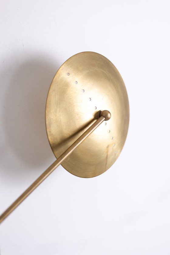 Image 1 of Wandlamp met 6 lichtpunten in gepatineerd messing, eigentijds werk