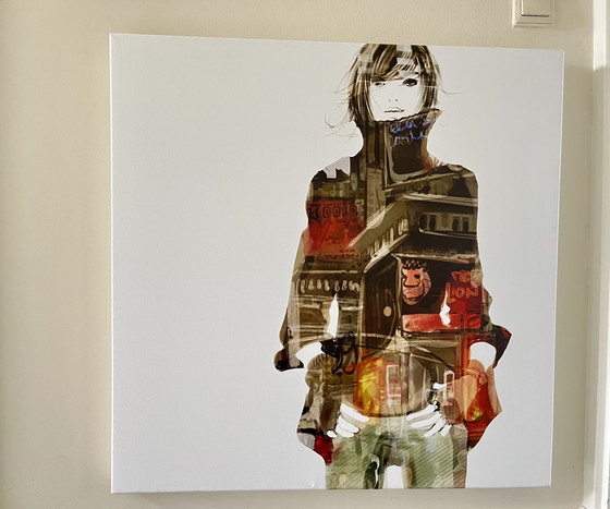 Image 1 of Sophie Griotto - Chica urbana | Ilustración impresa en digipak sobre lienzo de 80x80 cm