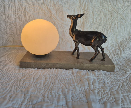 Art Deco style night light with deer decoration – Opaline globe and marble base – Table lamps, Metal (photo 12 of 12)